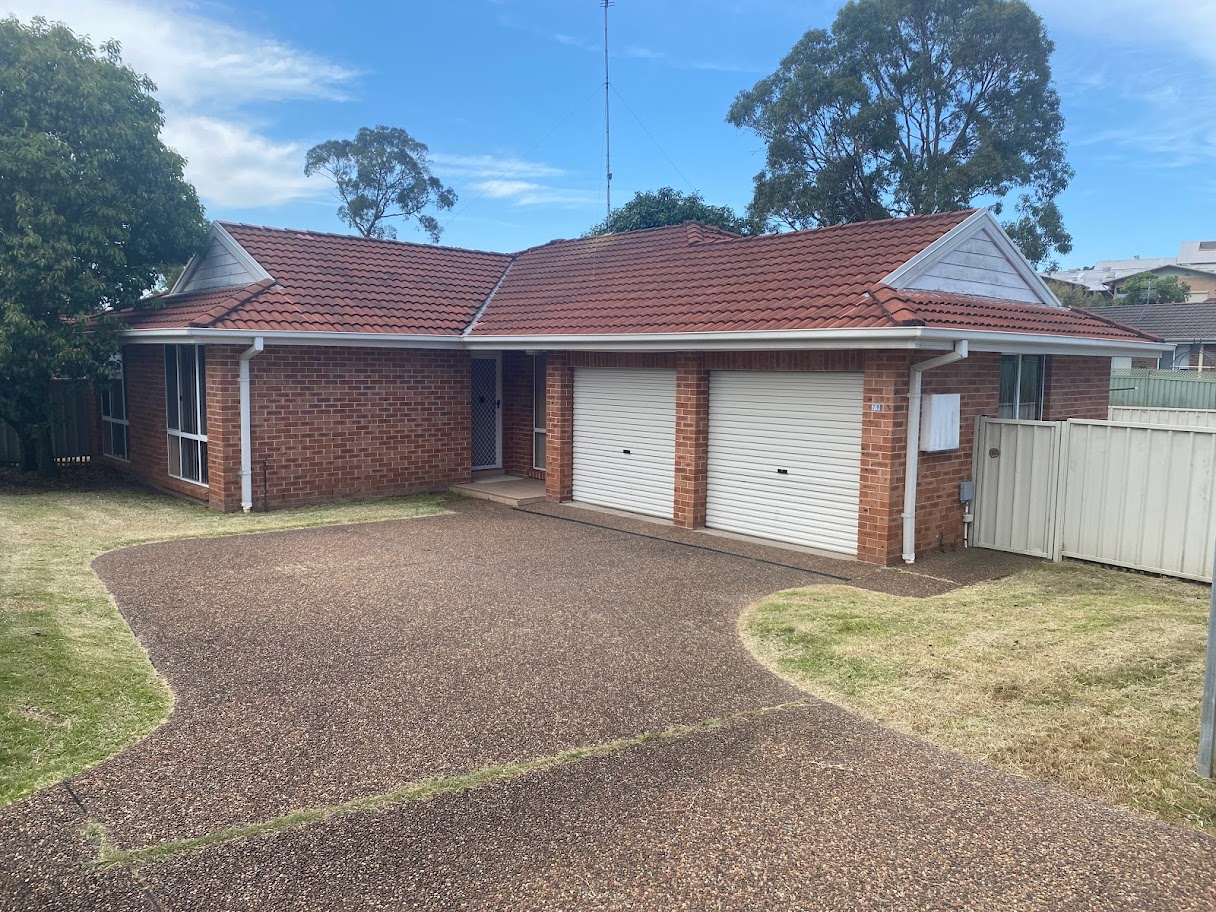 Close to Schools,Shops,Large fenced yard,Maitland Hospital